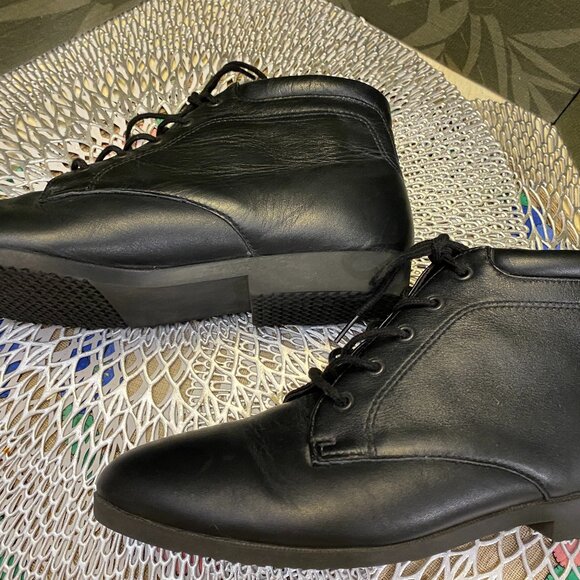 Naturalizer Leather Lace tie up Booties-sz 8M - Picture 3 of 10